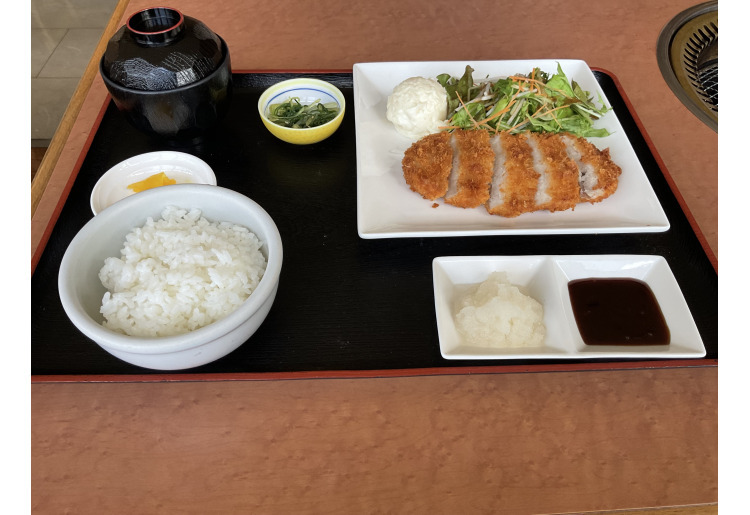 とんかつランチ(月〜土曜日まで)